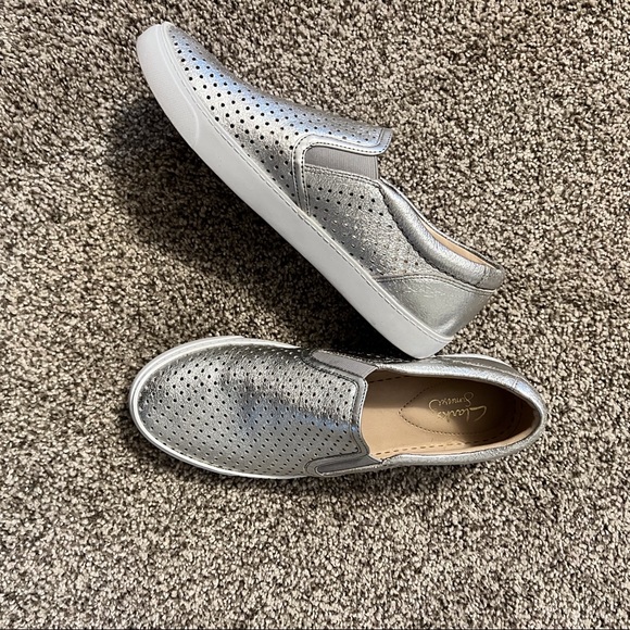 Clarks somerset women’s slip on shoes - Picture 2 of 3